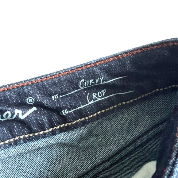 NWOT Eddie Bauer Curvy Crop Mid-rise Jeans, Dark Wash, Size 2 - Picture 8 of 11